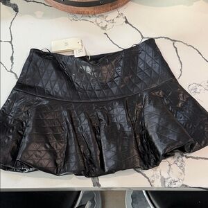 NWT A/X Armani Exchange Elegant Black Quilted Mini Skirt Sz L